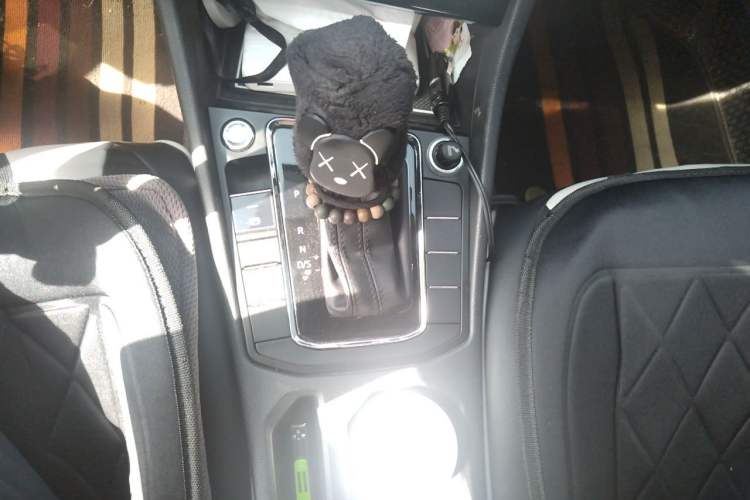 Used Volkswagen Bora 2021 1.5L Automatic Comfort Smart Connect Edition Gear Lever