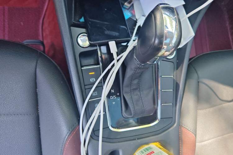 Used Volkswagen Bora 2021 1.5L Automatic Elite Smart Connect Edition Gear Lever