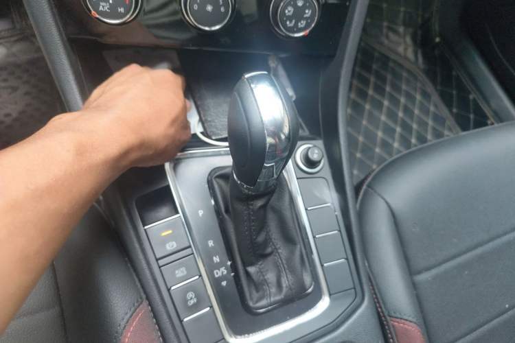 Used Volkswagen Bora 2021 1.5L Automatic Comfort Smart Connect Edition Gear Lever