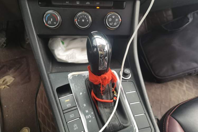 Used Volkswagen Bora 2021 1.5L Automatic Fashionable Smart Connectivity Version Gear Lever