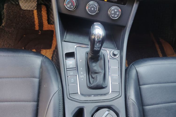 Used Volkswagen Bora 2021 1.5L Automatic Fashionable Smart Connectivity Version Gear Lever