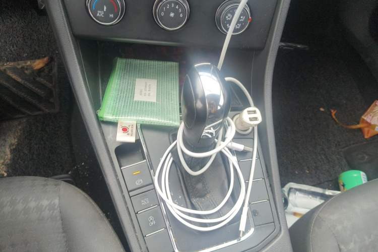 Used Volkswagen Bora 2021 1.5L Automatic Fashionable Smart Connectivity Version Gear Lever