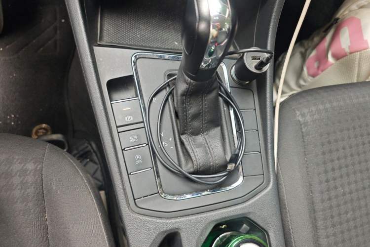 Used Volkswagen Bora 2021 1.5L Automatic Comfort Smart Connect Edition Gear Lever