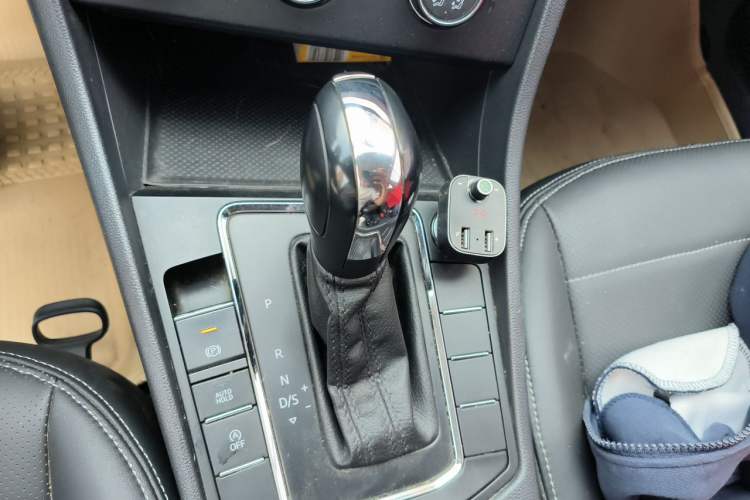Used Volkswagen Bora 2021 1.5L Automatic Fashionable Smart Connectivity Version Gear Lever