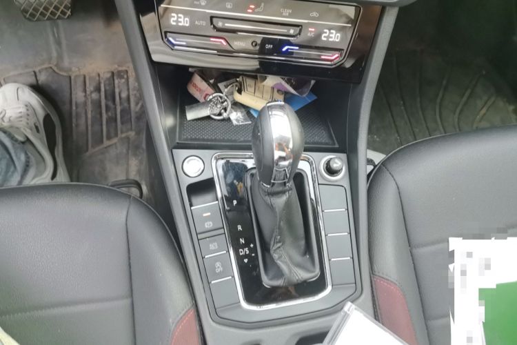 Used Volkswagen Bora 2021 1.5L Automatic Elite Smart Connect Edition Gear Lever