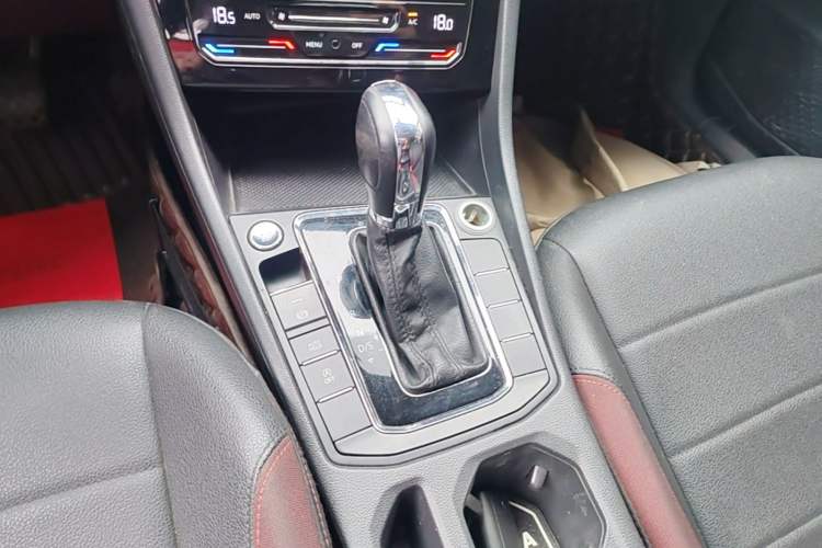 Used Volkswagen Bora 2021 1.5L Automatic Elite Smart Connect Edition Gear Lever