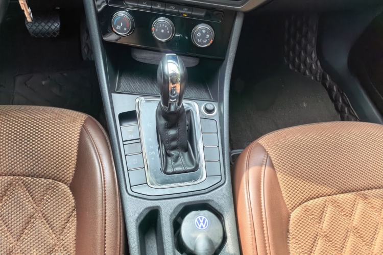 Used Volkswagen Bora 2021 1.5L Automatic Comfort Smart Connect Edition Gear Lever