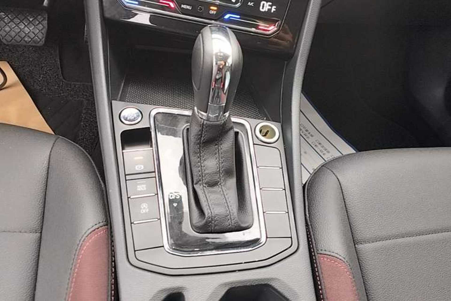 Used Volkswagen Bora 2021 1.5L Automatic Elite Smart Connect Edition Gear Lever