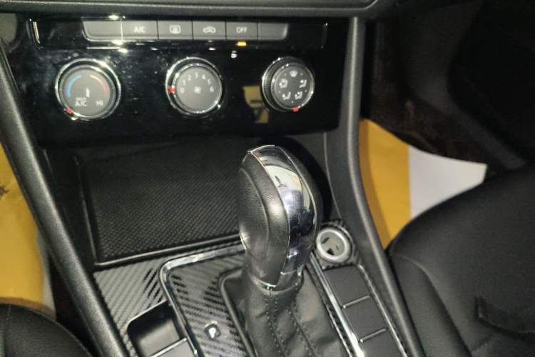 Used Volkswagen Bora 2021 1.5L Automatic Comfort Smart Connect Edition Gear Lever