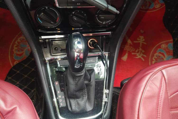 Used Volkswagen Bora 2021 1.5L Automatic Comfort Smart Connect Edition Gear Lever