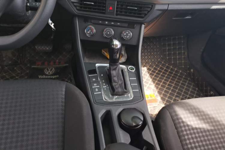 Used Volkswagen Bora 2021 1.5L Automatic Fashionable Smart Connectivity Version Gear Lever