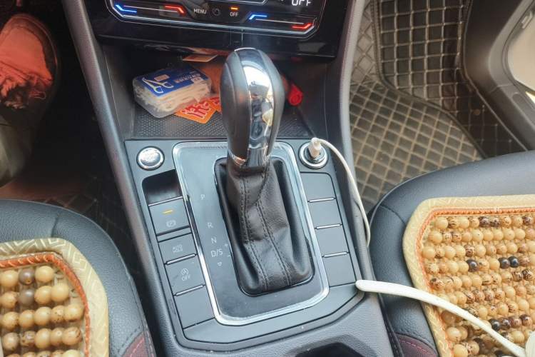 Used Volkswagen Bora 2021 1.5L Automatic Elite Smart Connect Edition Gear Lever