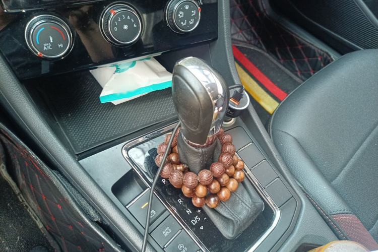 Used Volkswagen Bora 2021 1.5L Automatic Comfort Smart Connect Edition Gear Lever