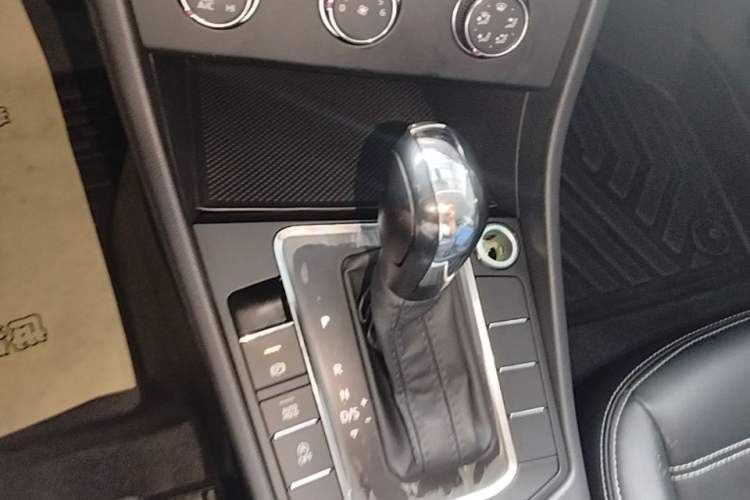 Used Volkswagen Bora 2021 1.5L Automatic Fashionable Smart Connectivity Version Gear Lever
