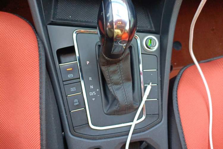 Used Volkswagen Bora 2021 1.5L Automatic Fashionable Smart Connectivity Version Gear Lever
