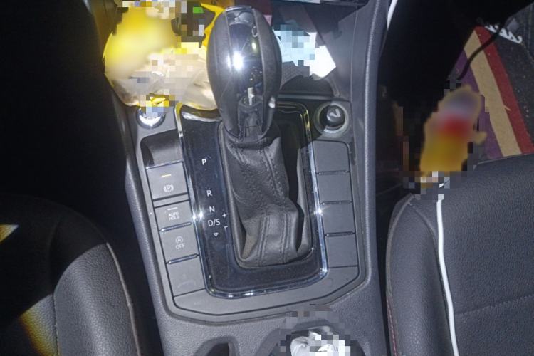 Used Volkswagen Bora 2021 1.5L Automatic Elite Smart Connect Edition Gear Lever