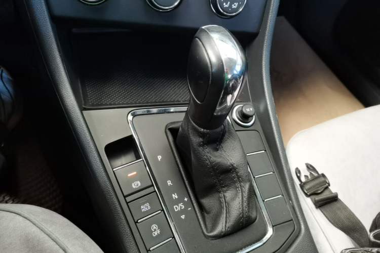 Used Volkswagen Bora 2021 1.5L Automatic Fashionable Smart Connectivity Version Gear Lever