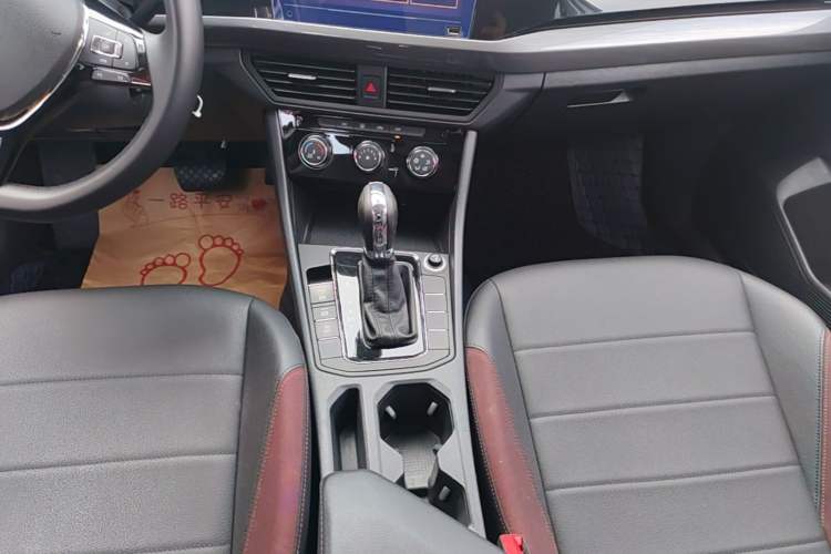 Used Volkswagen Bora 2021 1.5L Automatic Comfort Smart Connect Edition Gear Lever