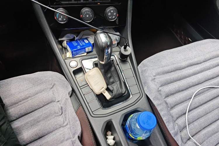Used Volkswagen Bora 2021 1.5L Automatic Elite Smart Connect Edition Gear Lever