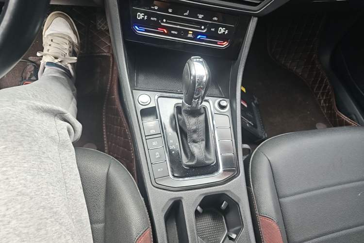 Used Volkswagen Bora 2021 280TSI DSG Elite Smart Connectivity Version Gear Lever