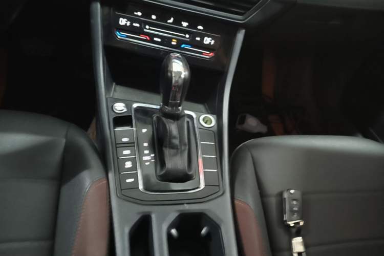 Used Volkswagen Bora 2021 280TSI DSG Elite Smart Connectivity Version Gear Lever