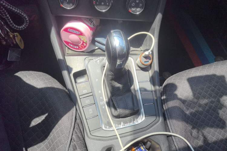 Used Volkswagen Bora 2021 1.5L Automatic Fashionable Smart Connectivity Version Gear Lever