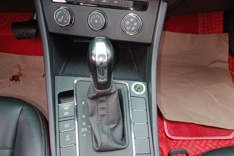 Used Volkswagen Bora 2021 1.5L Automatic Fashionable Smart Connectivity Version Gear Lever