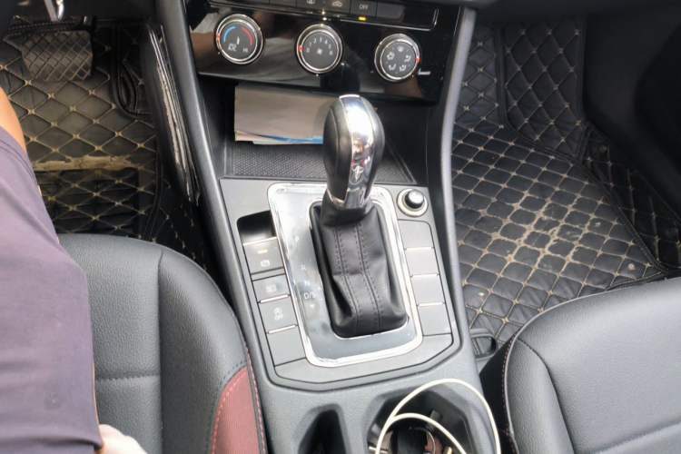 Used Volkswagen Bora 2021 1.5L Automatic Comfort Smart Connect Edition Gear Lever