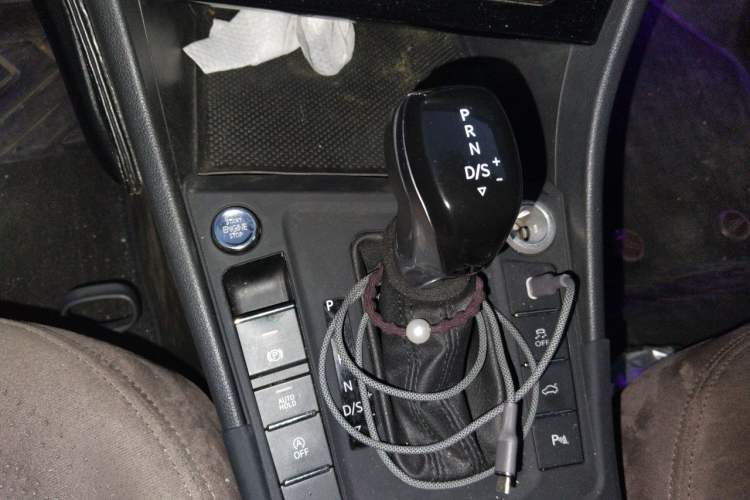 Used Volkswagen Bora 2021 1.5L Automatic Elite Smart Connect Edition Gear Lever