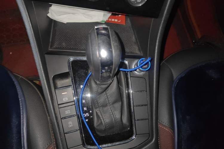Used Volkswagen Bora 2021 1.5L Automatic Comfort Smart Connect Edition Gear Lever