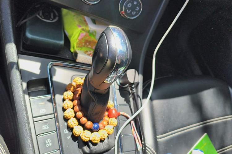 Used Volkswagen Bora 2021 1.5L Automatic Fashionable Smart Connectivity Version Gear Lever