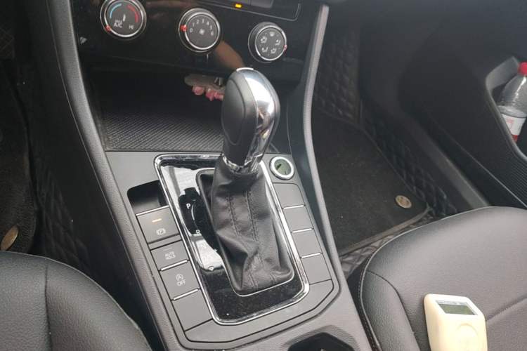 Used Volkswagen Bora 2021 1.5L Automatic Comfort Smart Connect Edition Gear Lever