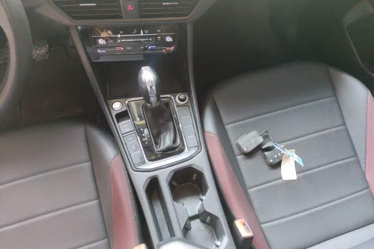 Used Volkswagen Bora 2021 1.5L Automatic Elite Smart Connect Edition Gear Lever