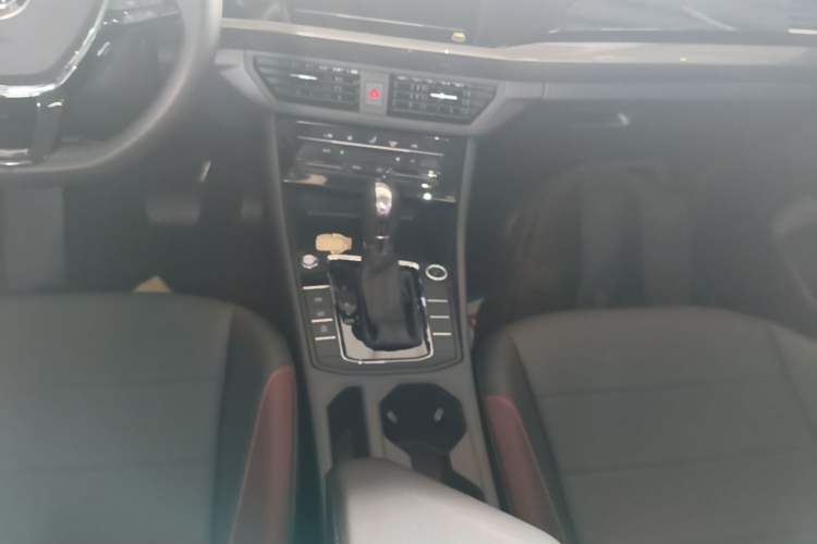 Used Volkswagen Bora 2021 1.5L Automatic Elite Smart Connect Edition Gear Lever