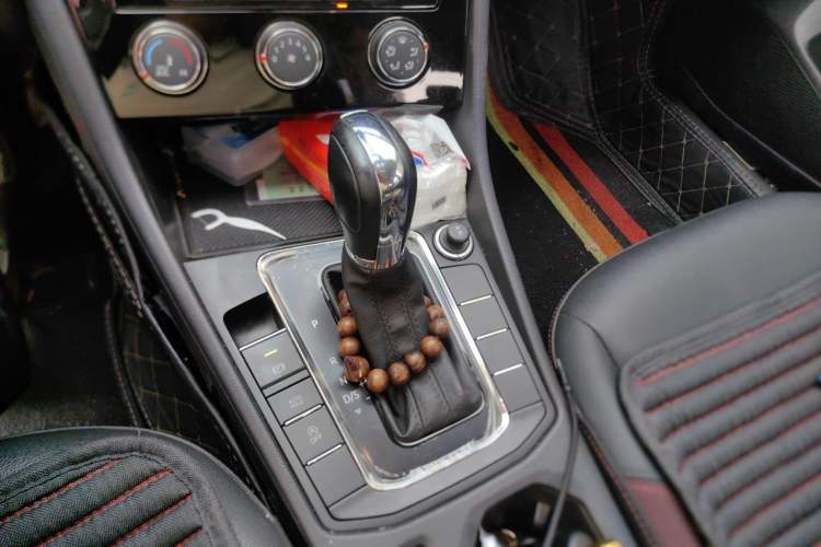 Used Volkswagen Bora 2021 1.5L Automatic Comfort Smart Connect Edition Gear Lever