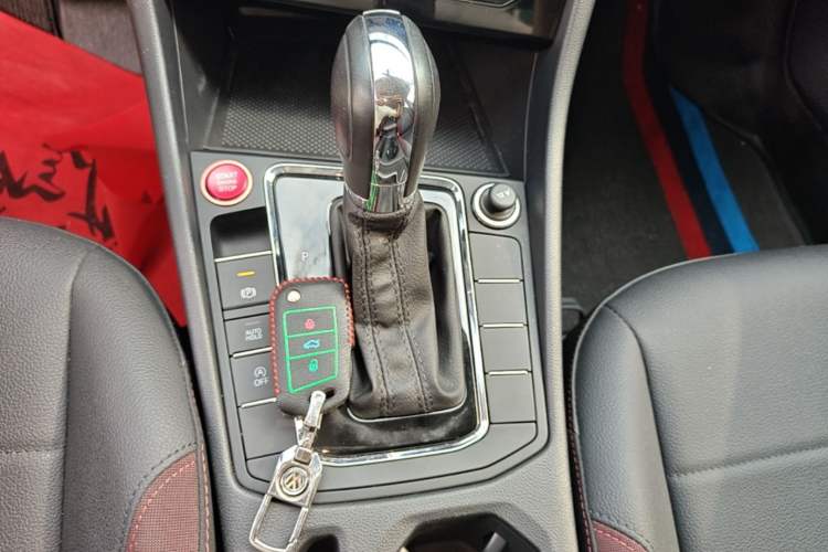 Used Volkswagen Bora 2021 1.5L Automatic Elite Smart Connect Edition Gear Lever