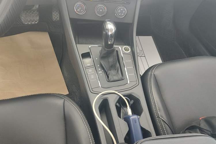 Used Volkswagen Bora 2021 1.5L Automatic Fashionable Smart Connectivity Version Gear Lever