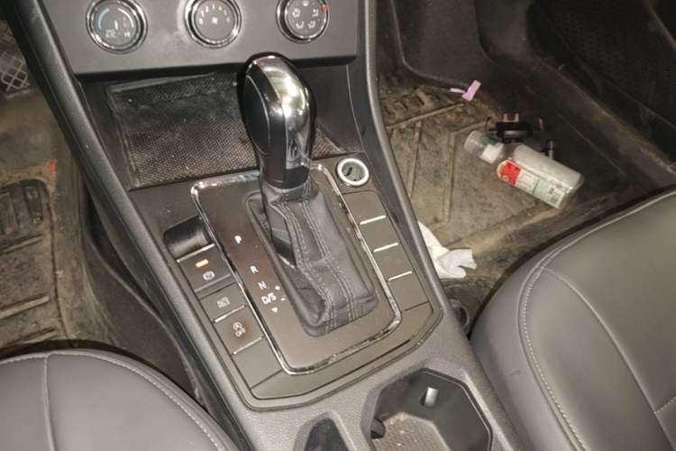 Used Volkswagen Bora 2021 1.5L Automatic Fashionable Smart Connectivity Version Gear Lever
