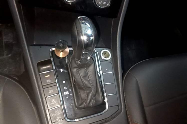 Used Volkswagen Bora 2021 1.5L Automatic Comfort Smart Connect Edition Gear Lever