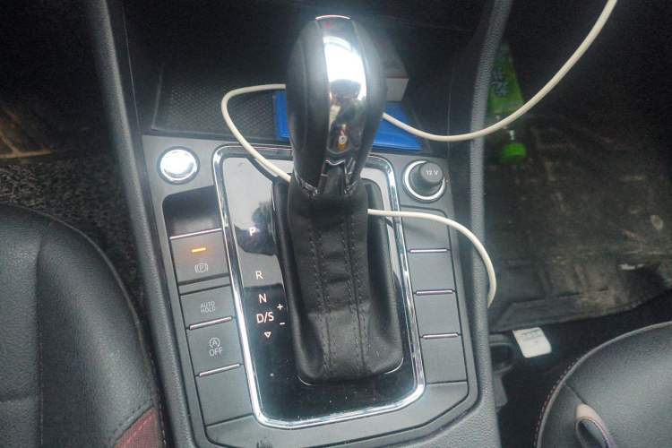 Used Volkswagen Bora 2021 1.5L Automatic Elite Smart Connect Edition Gear Lever