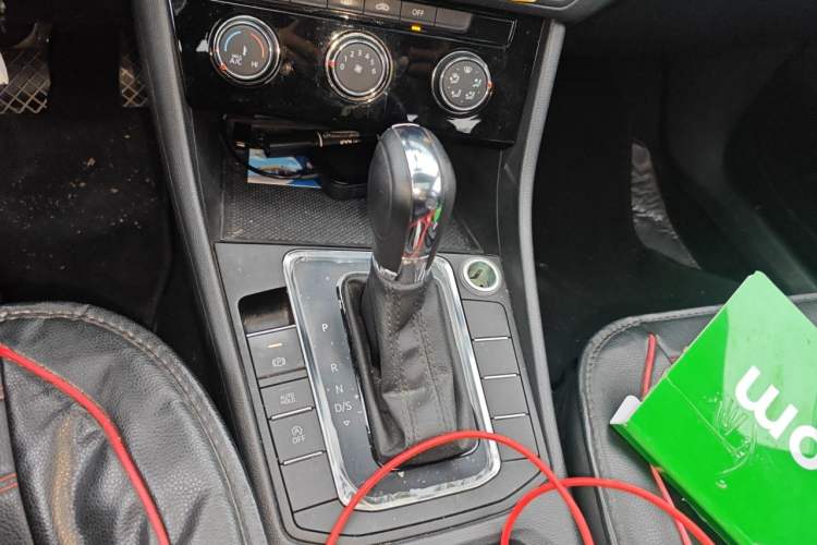 Used Volkswagen Bora 2021 1.5L Automatic Comfort Smart Connect Edition Gear Lever