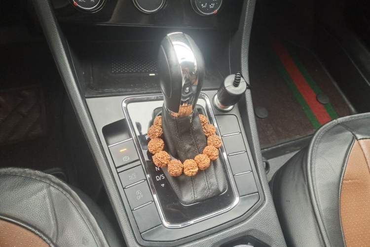 Used Volkswagen Bora 2021 1.5L Automatic Fashionable Smart Connectivity Version Gear Lever