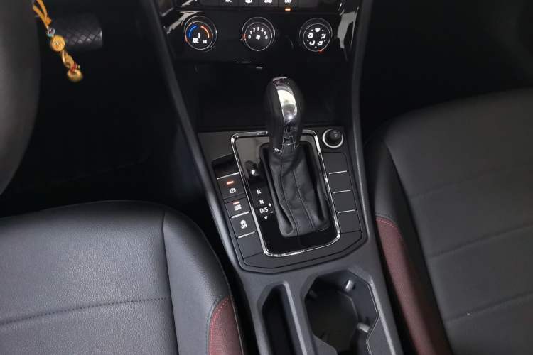 Used Volkswagen Bora 2021 1.5L Automatic Comfort Smart Connect Edition Gear Lever