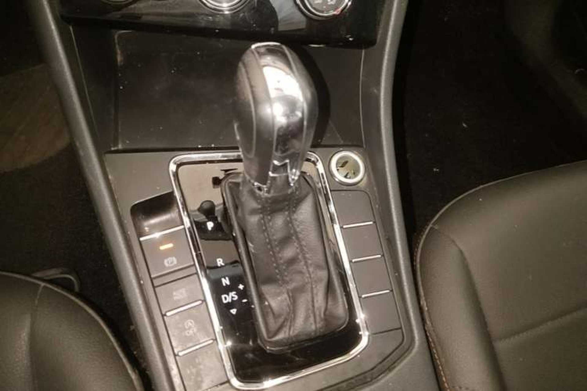 Used Volkswagen Bora 2021 1.5L Automatic Comfort Smart Connect Edition Gear Lever