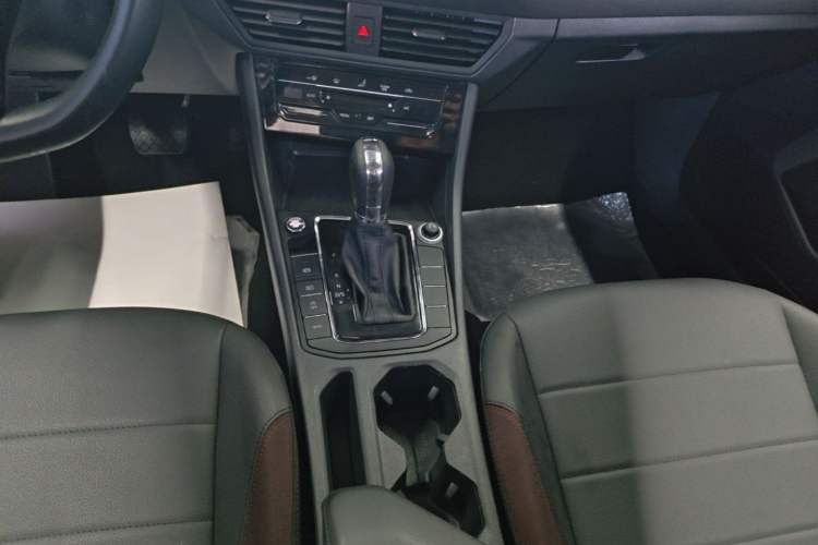 Used Volkswagen Bora 2021 280TSI DSG Elite Smart Connectivity Version Gear Lever