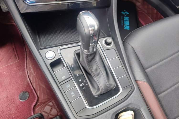 Used Volkswagen Bora 2021 1.5L Automatic Elite Smart Connect Edition Gear Lever