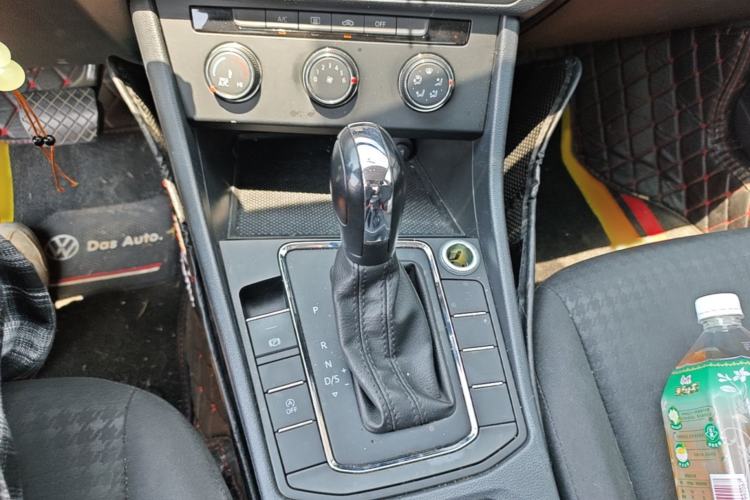 Used Volkswagen Bora 2021 1.5L Automatic Fashionable Smart Connectivity Version Gear Lever