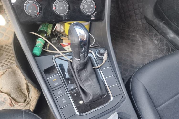 Used Volkswagen Bora 2021 1.5L Automatic Comfort Smart Connect Edition Gear Lever