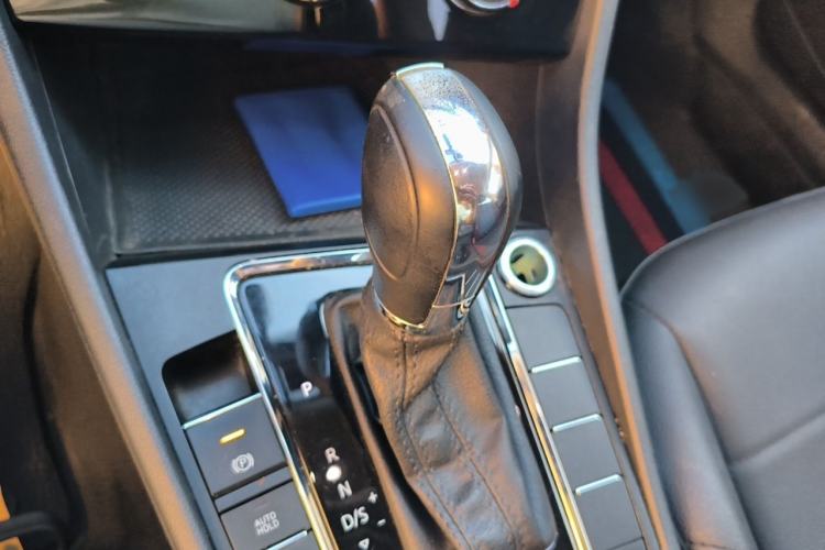 Used Volkswagen Bora 2021 1.5L Automatic Comfort Smart Connect Edition Gear Lever