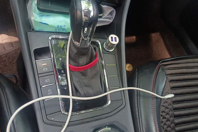 Used Volkswagen Bora 2021 1.5L Automatic Comfort Smart Connect Edition Gear Lever